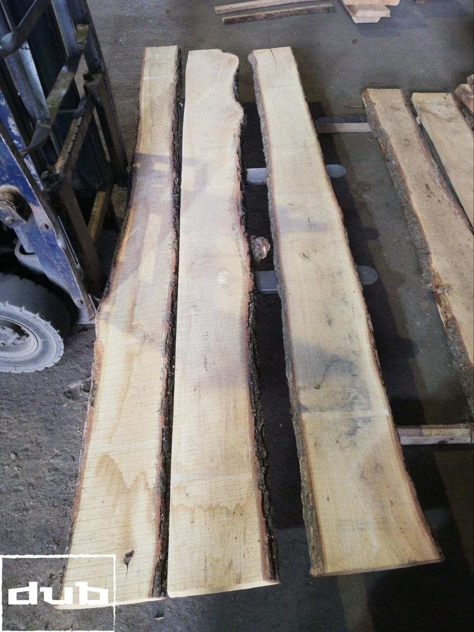 Доска ясеня сухая необрезная 1 сорт 3000х150х50мм